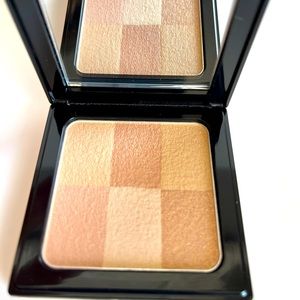 Bobbi Brown Brightening Brick “Naked “ Blush. Never used or tested!